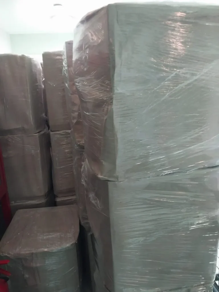 خدمات تغليف العفش - شركات نقل الاثاث بالعبور شركة وصال